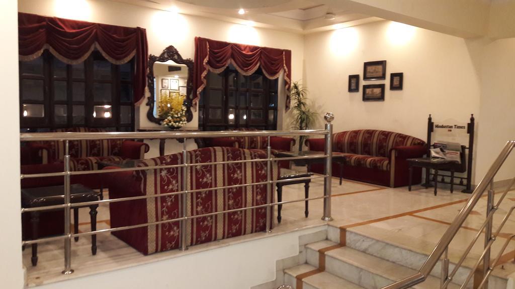Hotel Shiva Residency Dehradun Exteriör bild