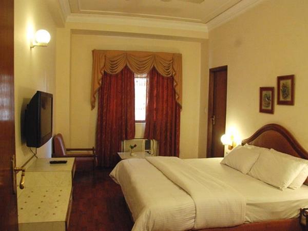 Hotel Shiva Residency Dehradun Exteriör bild