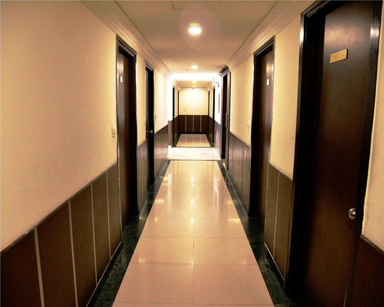 Hotel Shiva Residency Dehradun Exteriör bild