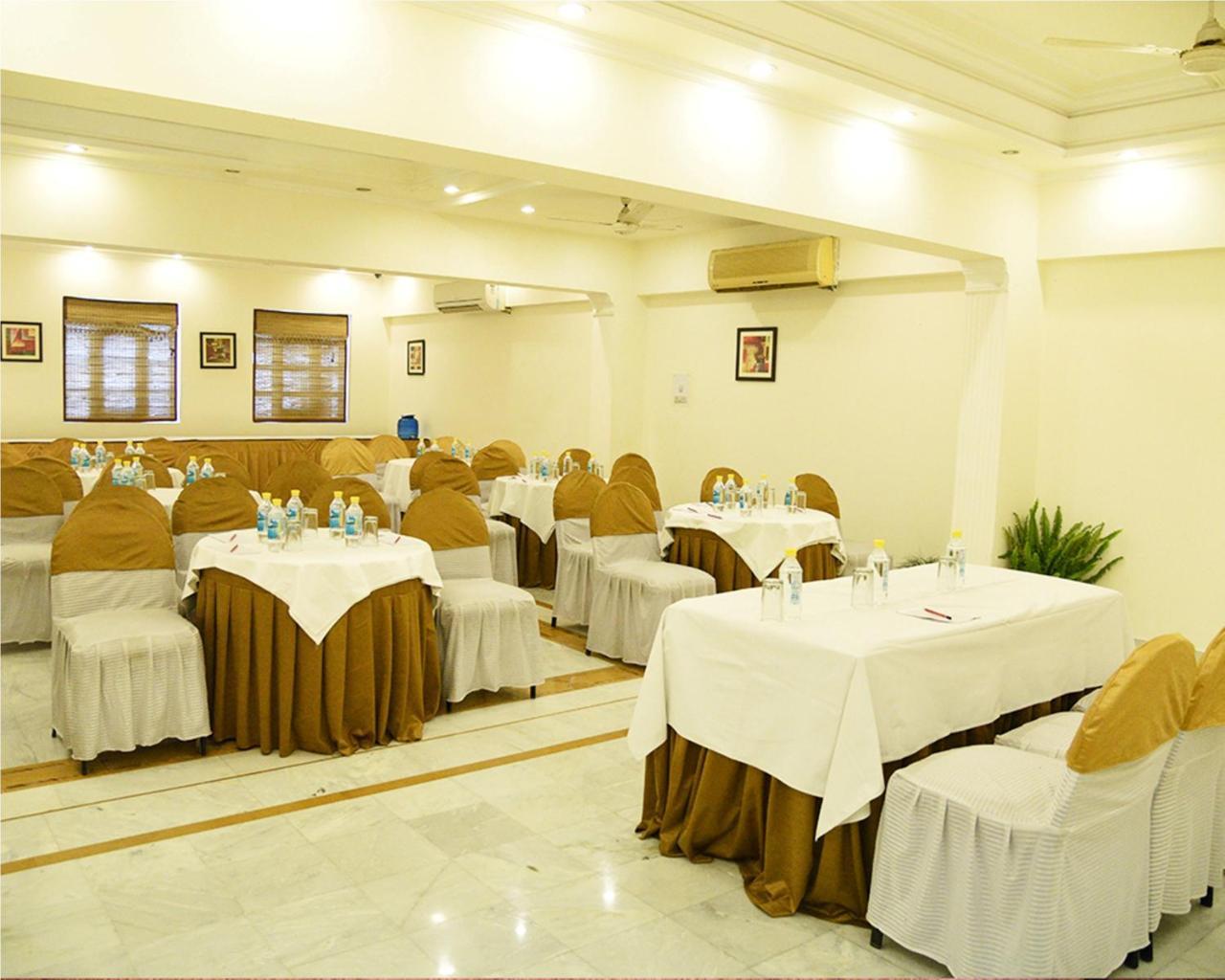 Hotel Shiva Residency Dehradun Exteriör bild