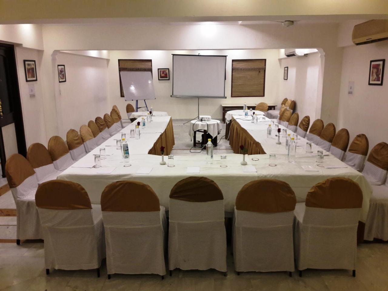 Hotel Shiva Residency Dehradun Exteriör bild