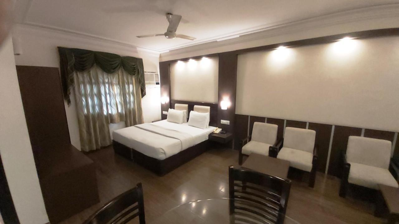 Hotel Shiva Residency Dehradun Exteriör bild