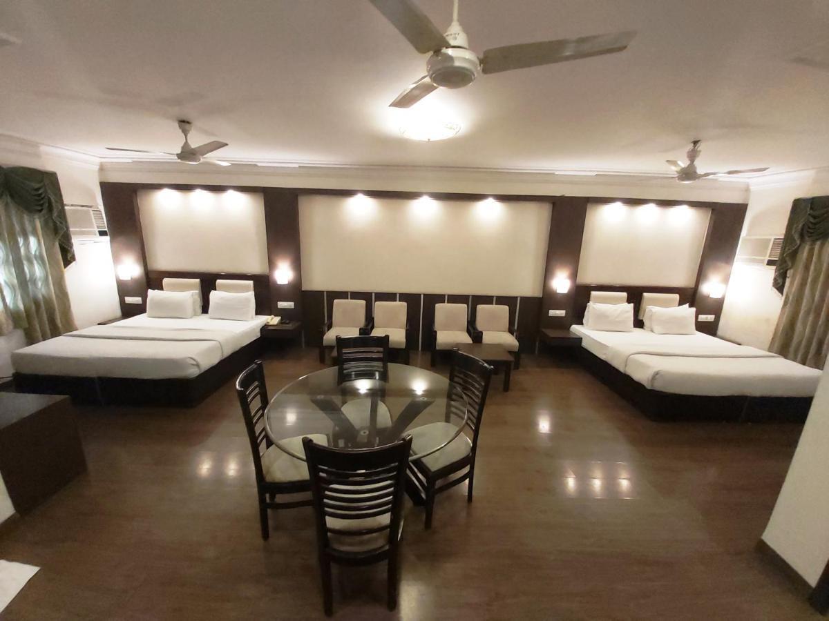 Hotel Shiva Residency Dehradun Exteriör bild