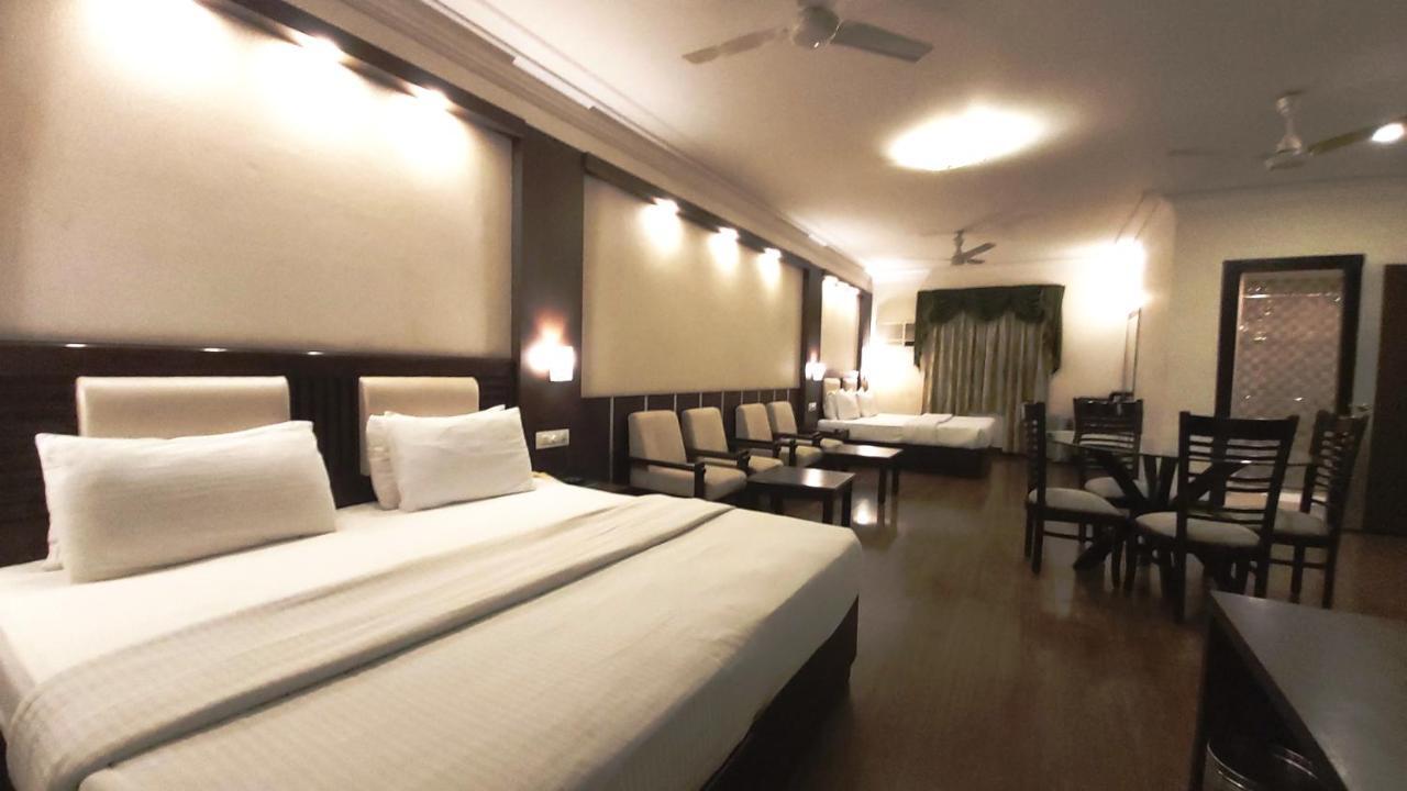 Hotel Shiva Residency Dehradun Exteriör bild